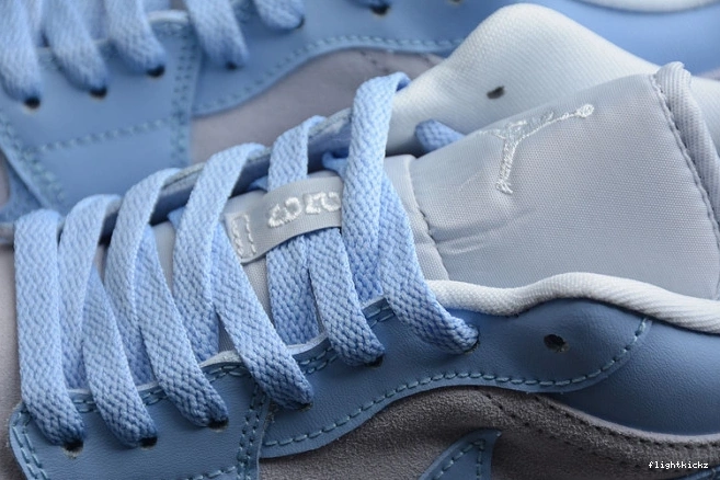 (W) 1 Low Jordan Blue University DC0774-050 0714